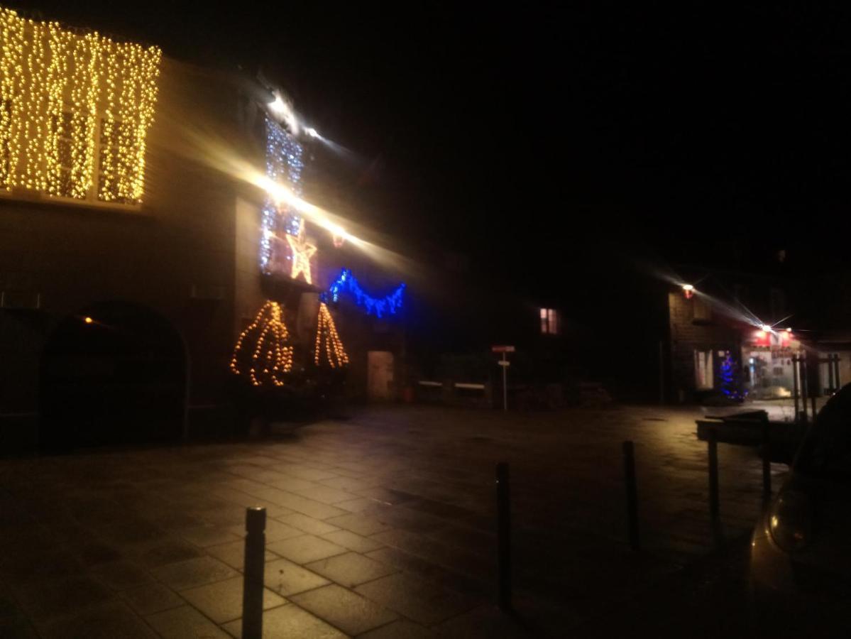 Hostal Bienvenue Saint-Pierre-de-Plesguen Exterior foto